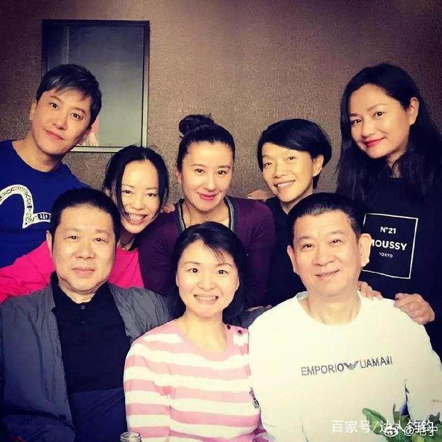 毛宁近照遭瞿颖曝光网友直呼“不敢认”和杨钰莹年轻时旧照成珍藏