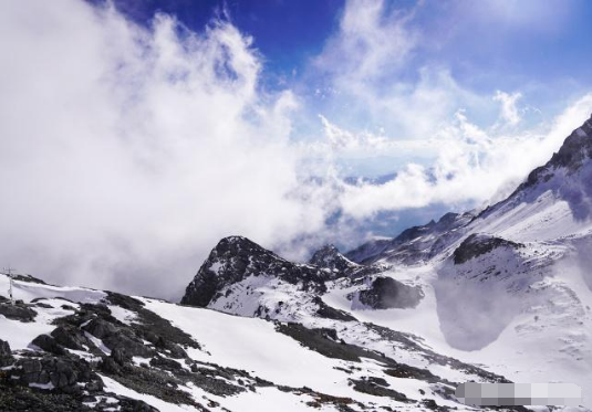 玉龙雪山山体崩塌怎么回事原因是什么?崩塌现场画面曝光太震撼