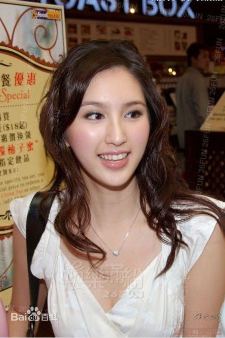 何傲儿现任老公是谁结婚多久了?林建明和何傲儿当年亲热照有多辣