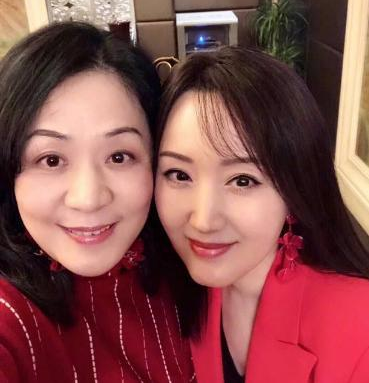 48岁杨钰莹素颜照吓死人!妆前妆后两幅面孔网友惊讶:魔术啊!