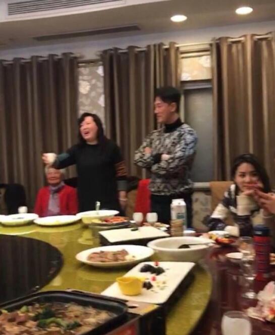 林峰女友张馨月个人资料家庭背景是富二代吗?张馨月身高是哪里人?