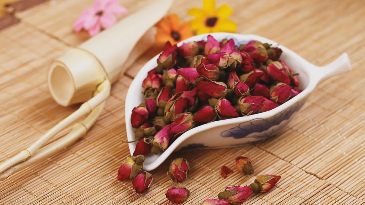 夏天适合喝什么茶可以降火吗?夏天喝什么茶能养颜美容?
