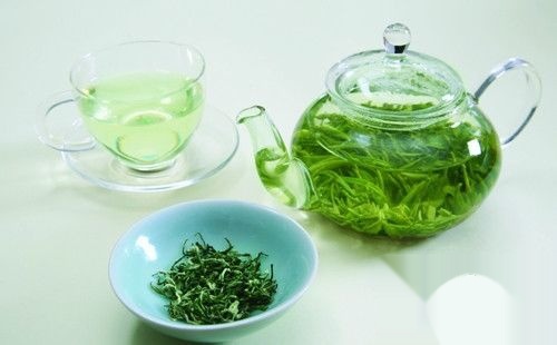 夏天适合喝什么茶可以降火吗?夏天喝什么茶能养颜美容?