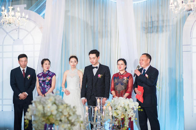 婚礼上父母讲话内容都有哪些?最经典的婚礼父亲讲话大全