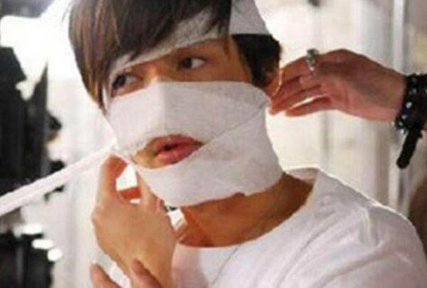 张冕怎么救的胡歌 2006年是他的本命年却遇到车祸