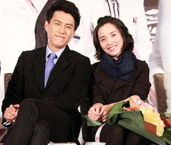 靳东和周扬结过婚吗为何分手 暖男靳东感情大史盘点